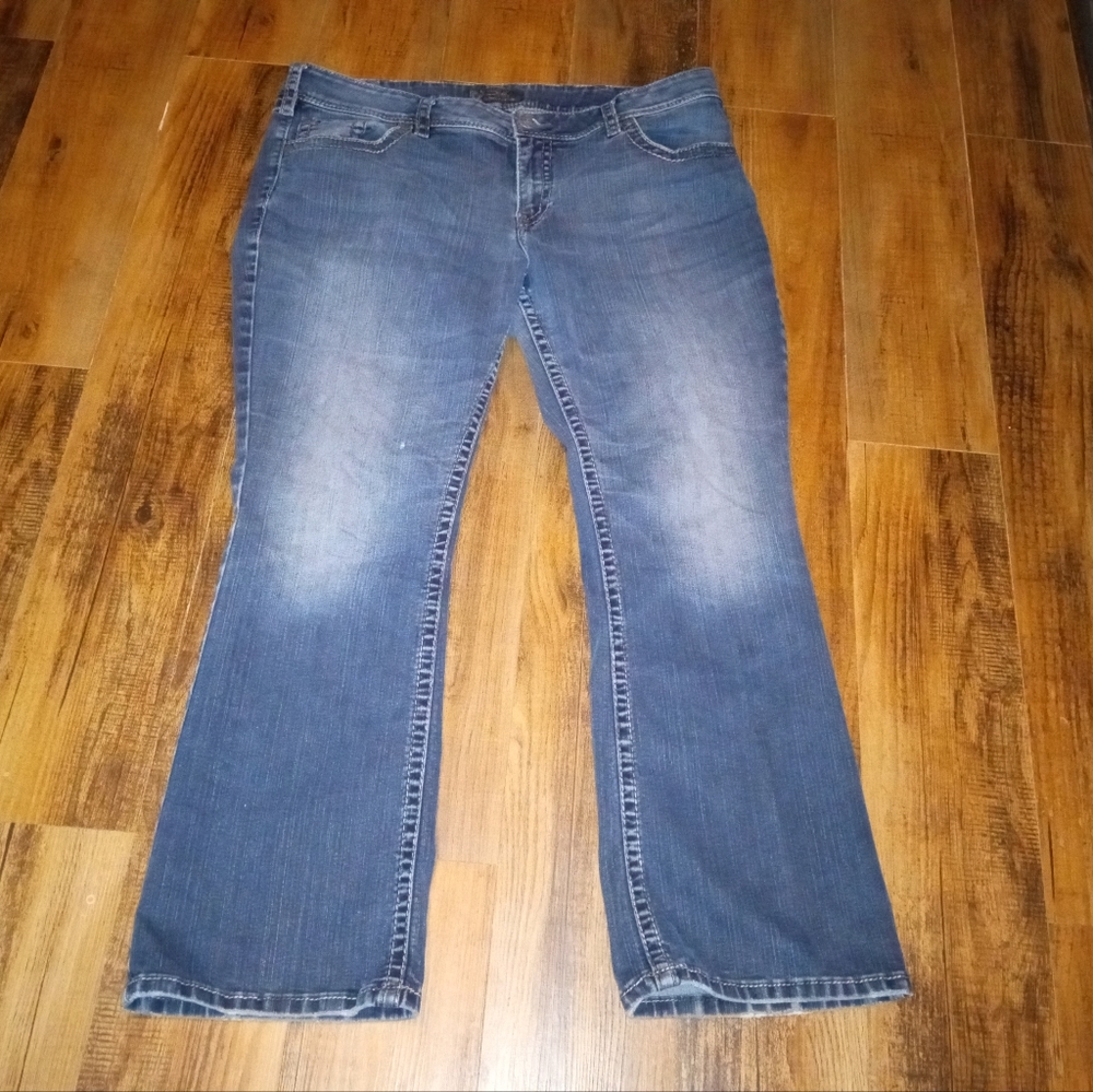 Silver Brand Suki Surplus Size 20 Tall Boot Cut Jeans With Decorative Pockets